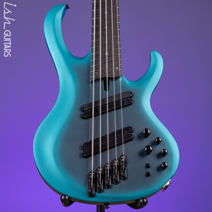 Ibanez BTB605MS Multi-Scale 5-String Bass Cerulean Aura Burst Matte Demo