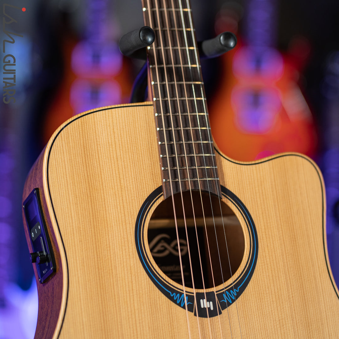 Lag Tramontane HyVibe THV10DCE Acoustic Electric Smart Guitar Natural