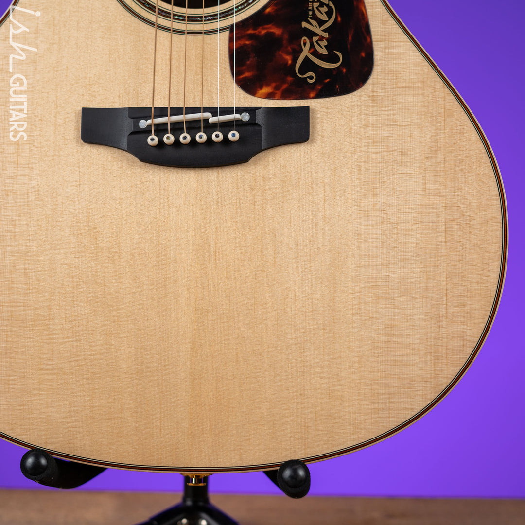 Takamine P7JC Jumbo Cutaway Acoustic-Electric Guitar Natural