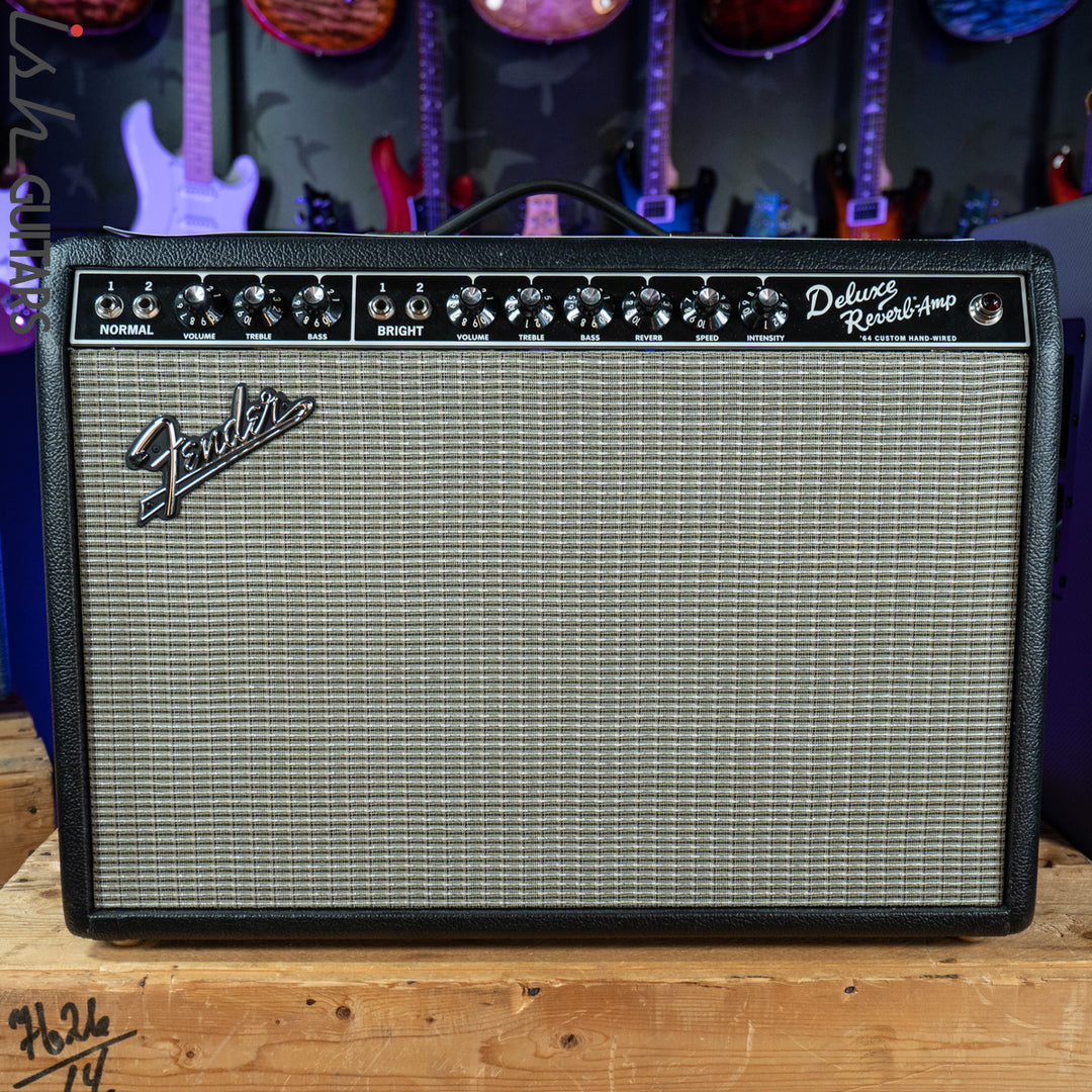 Fender Deluxe Reverb ‘64 Custom Hand- Wired Guitar Combo Amp