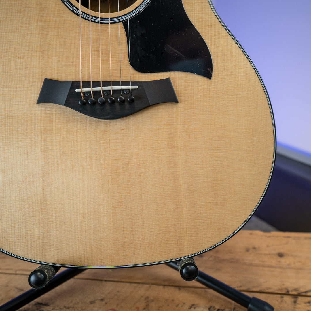Taylor E14ce LTD Grand Auditorium Spruce/ Striped Ebony