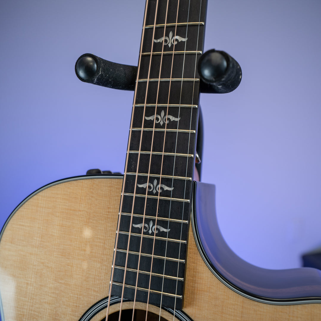 Taylor E14ce LTD Grand Auditorium Spruce/ Striped Ebony