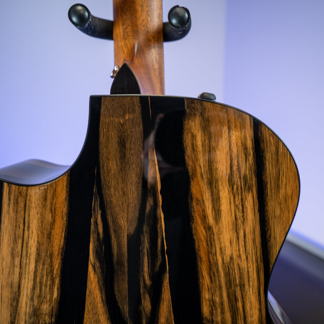 Taylor E14ce LTD Grand Auditorium Spruce/ Striped Ebony