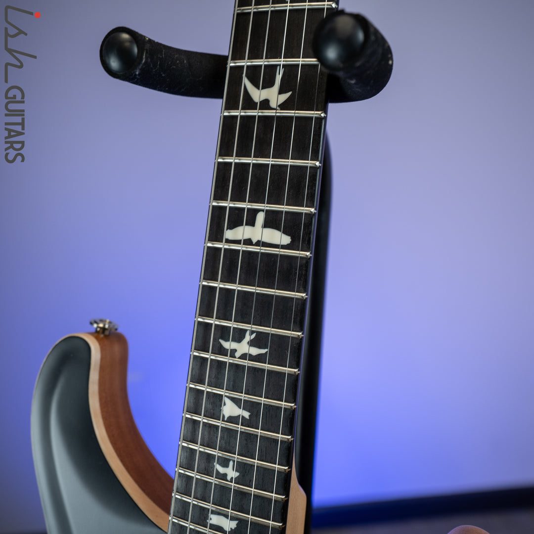 PRS CE 24 Satin Nitro 57/08 Ebony Fretboard Black
