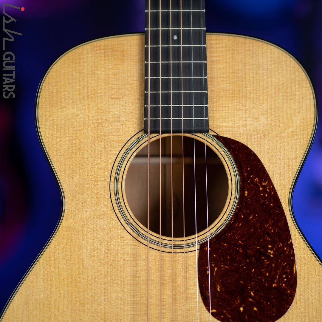 Martin 0-18 Acoustic Guitar Natural Gloss Sitka Spruce