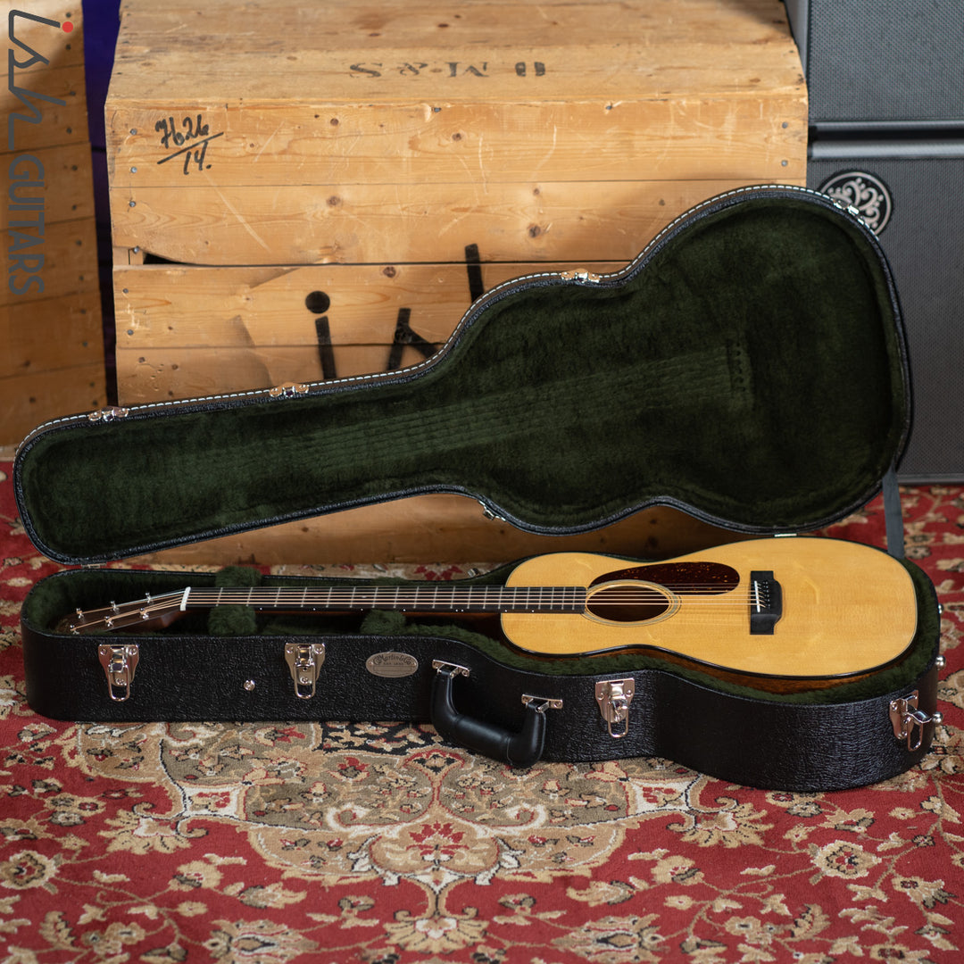 Martin 0-18 Acoustic Guitar Natural Gloss Sitka Spruce