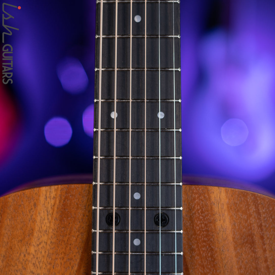 Taylor Baby Mahogany BT2e Acoustic-Electric Guitar Natural