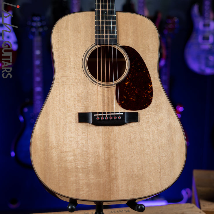 Martin D-18 Modern Deluxe Acoustic Guitar Natural Gloss - Blemished