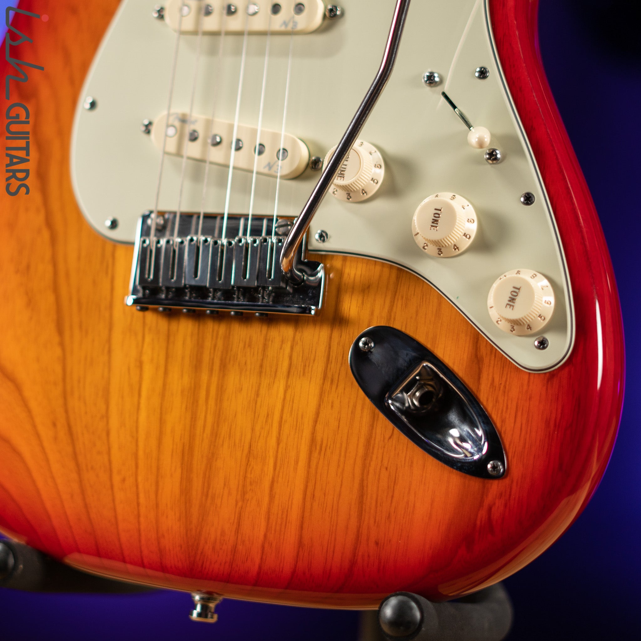 2012 Fender American Deluxe Stratocaster Sienna Sunburst – Ish Guitars