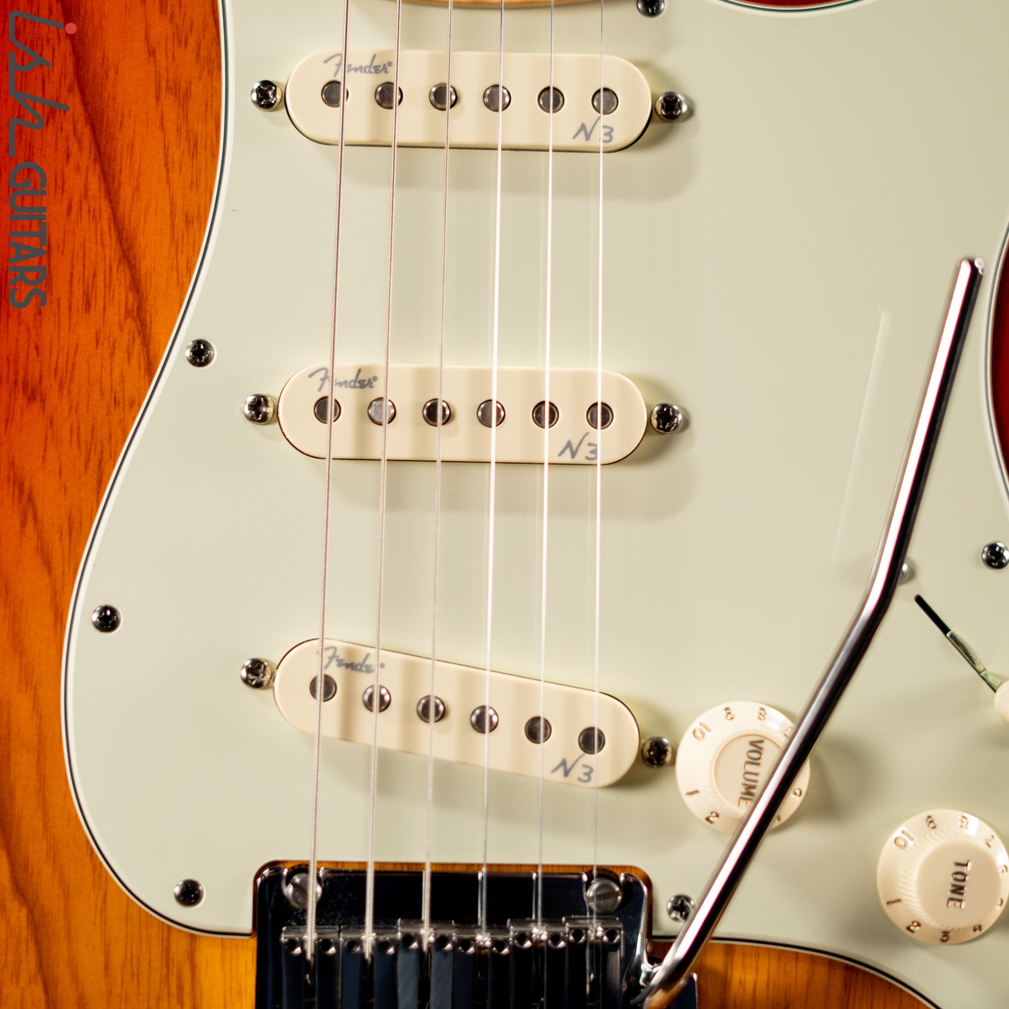 2012 Fender American Deluxe Stratocaster Sienna Sunburst – Ish Guitars