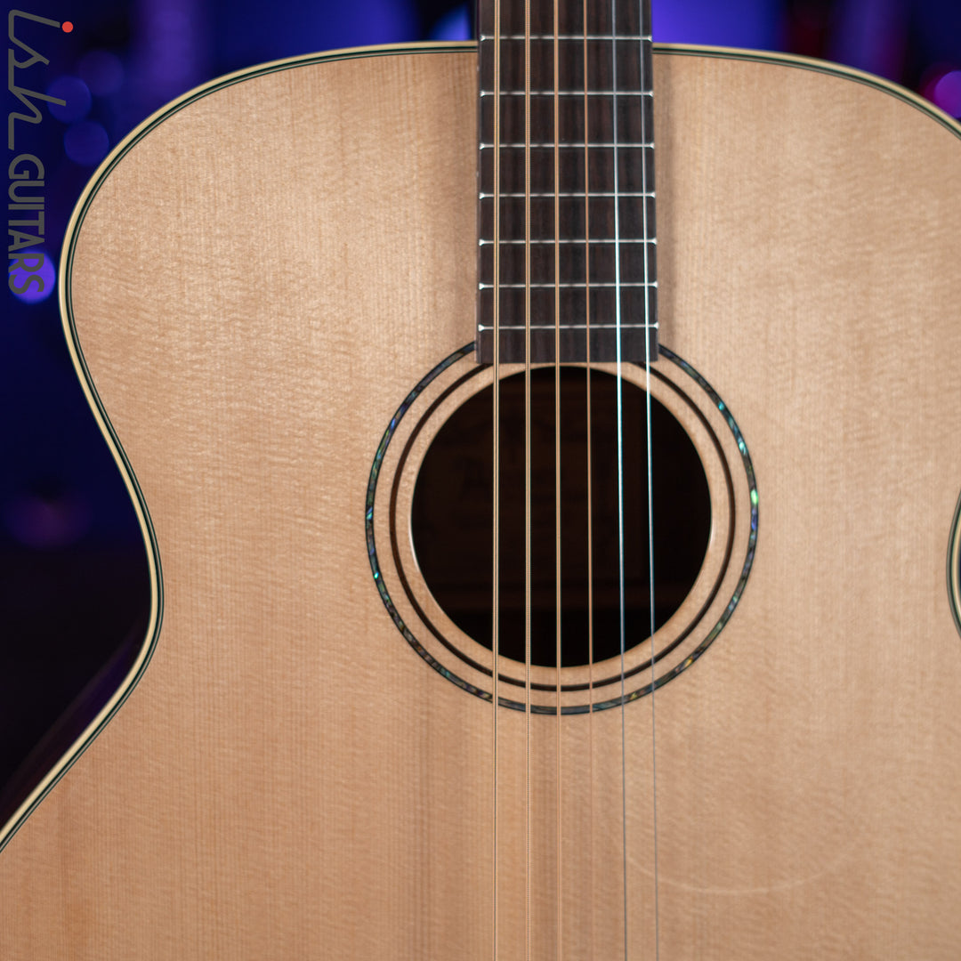 Alvarez Yairi YB70 Standard Baritone Natural Store Demo