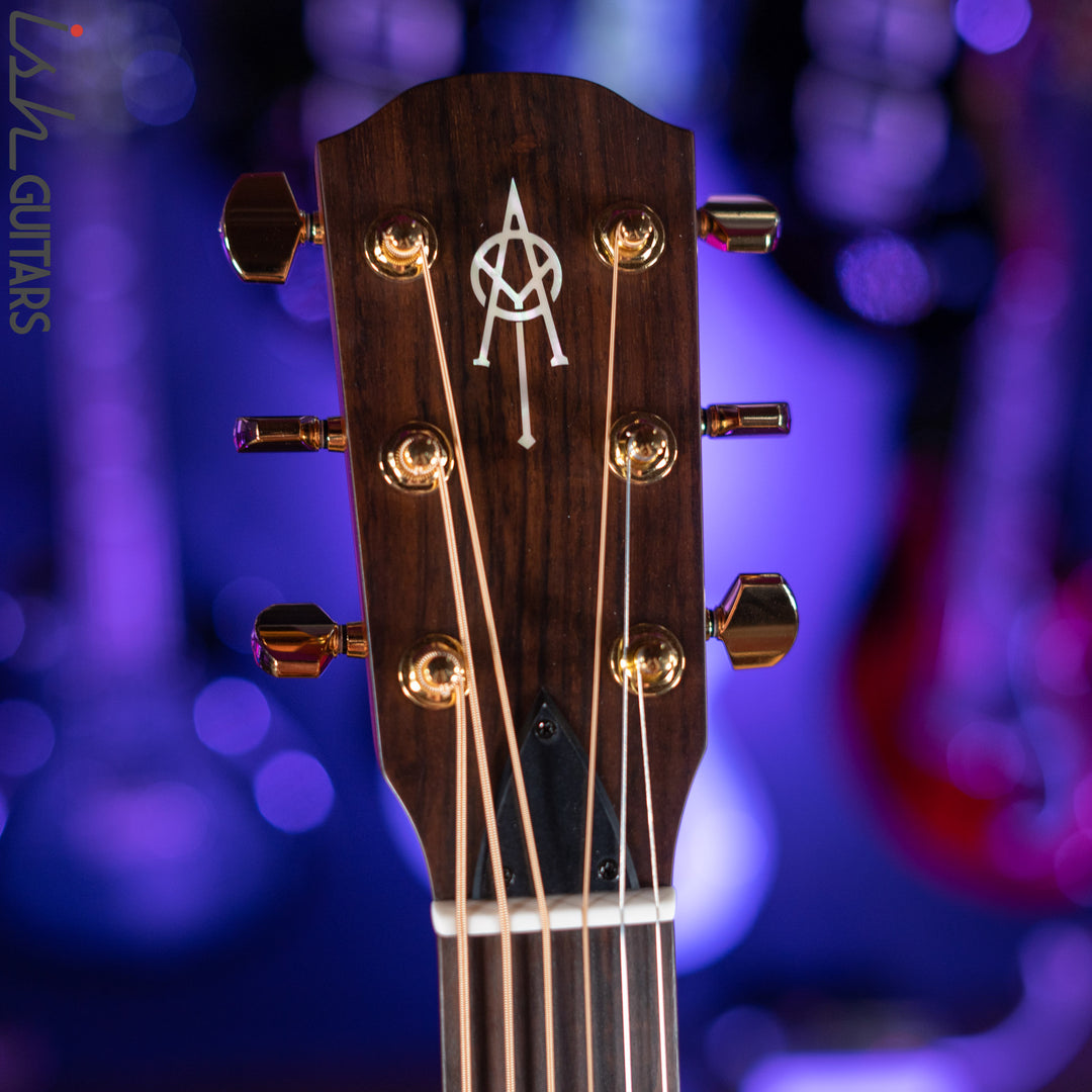 Alvarez Yairi YB70 Standard Baritone Natural Store Demo