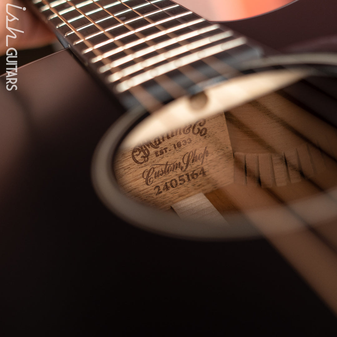 Martin Custom Shop 00-18 Slope Shoulder Cutaway Demo