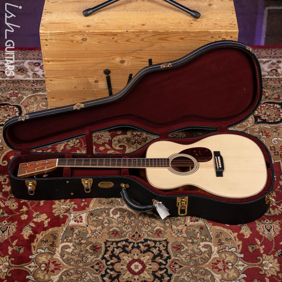 Martin Custom Shop OM-28 Acoustic Guitar Quilted Bubinga Natural