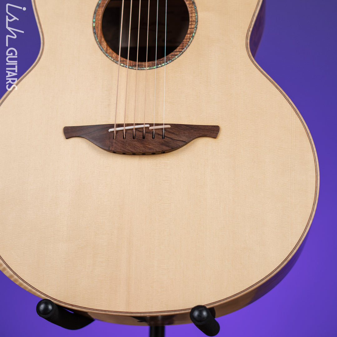 2015 Lowden F50c Walnut Natural