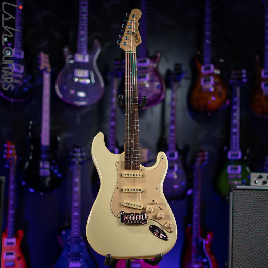 2005 G&amp;L Legacy USA Electric Guitar Cream
