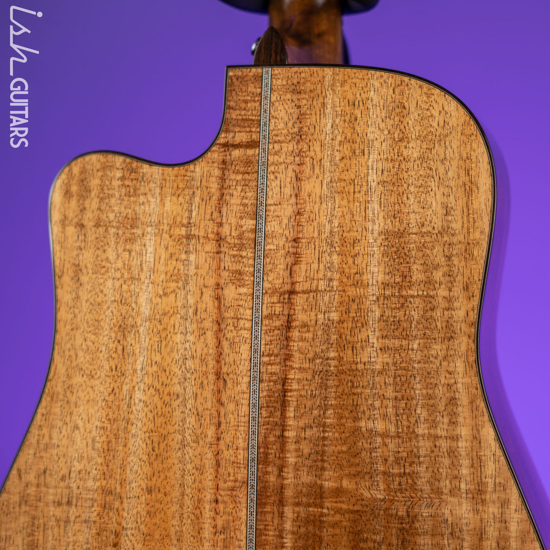 Martin Custom Shop D-28 Acoustic Guitar Flamed Koa Natural