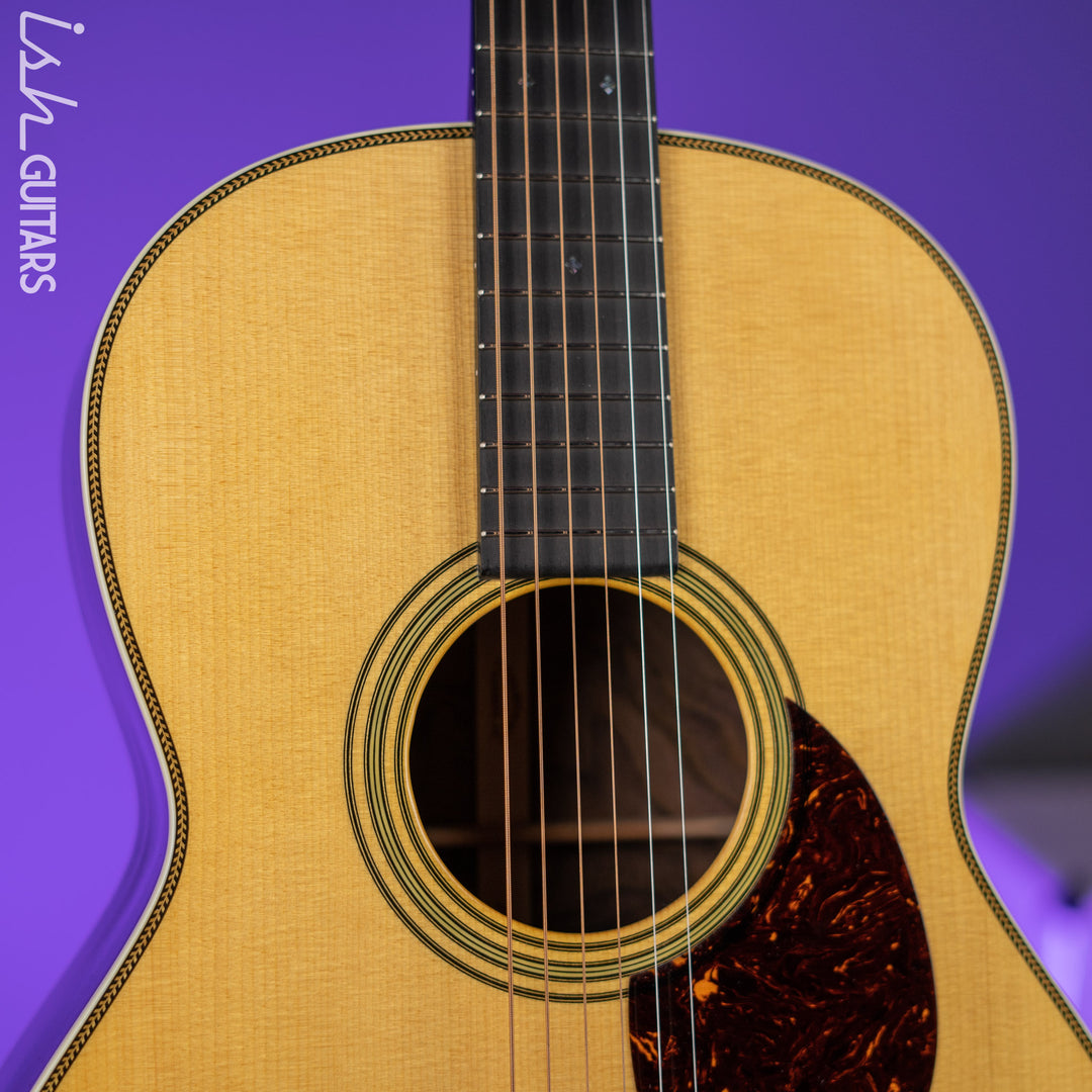 Martin Custom Shop OM-28 12-Fret Slotted Peghead Acoustic Guitar Wild Grain Rosewood