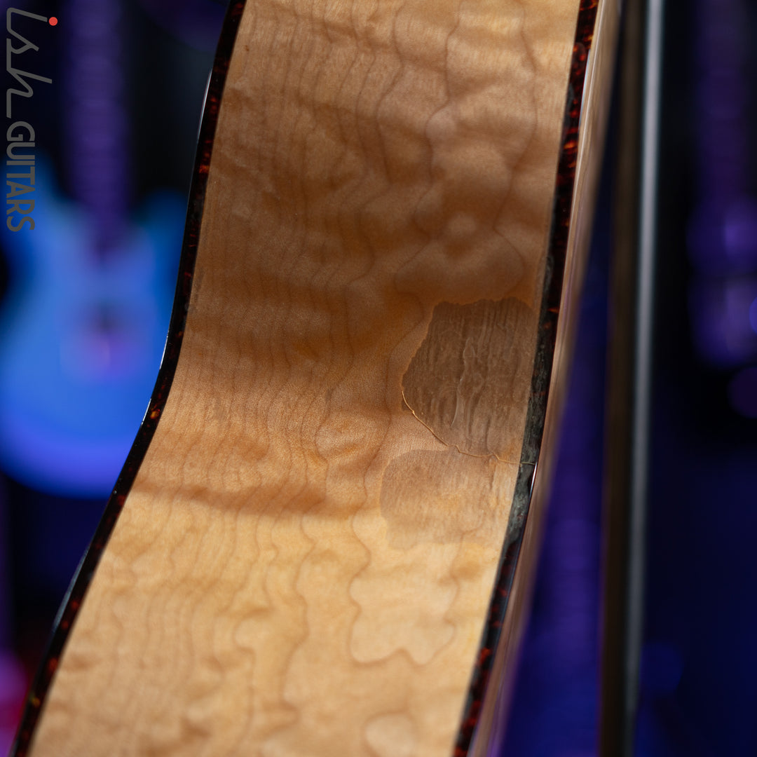 Tacoma JF 21 Natural Flame Maple