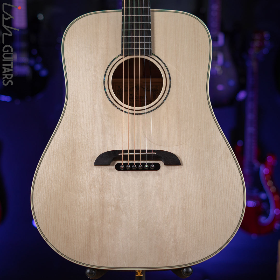 Alvarez Yairi Honduran Masterworks DYM60HD Dreadnought Adirondack Natural