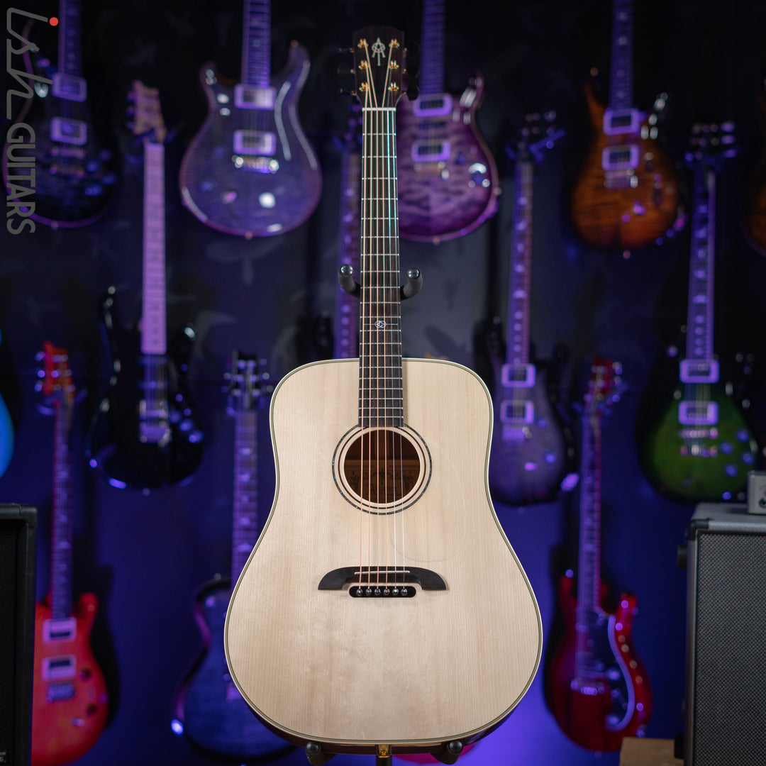 Alvarez Yairi Honduran Masterworks DYM60HD Dreadnought Adirondack Natural