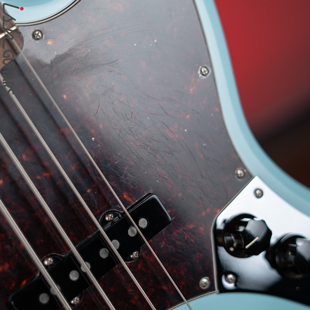 2019 Fender Vintera 60’s Jazz Bass Daphne Blue