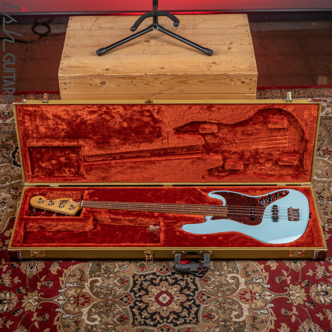 2019 Fender Vintera 60’s Jazz Bass Daphne Blue