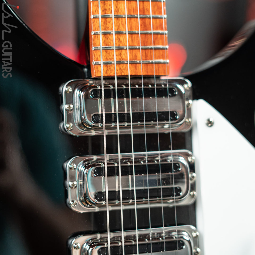 Rickenbacker 325タイプ Model 325C64 Guitar: The John Lennon Connection - Rickenbacker