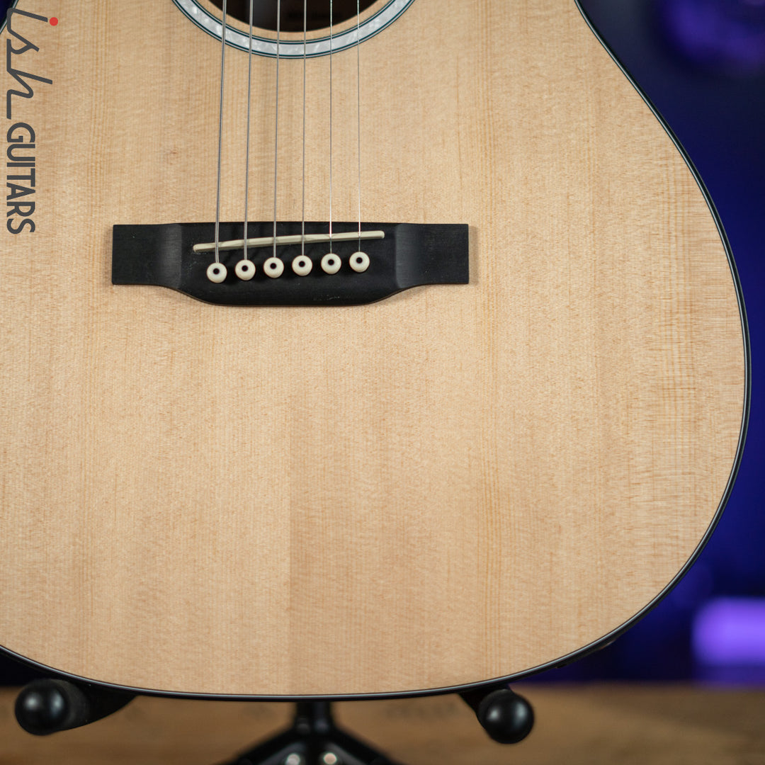 Martin 000CJr-10E Acoustic-Electric Natural Satin - Blemished
