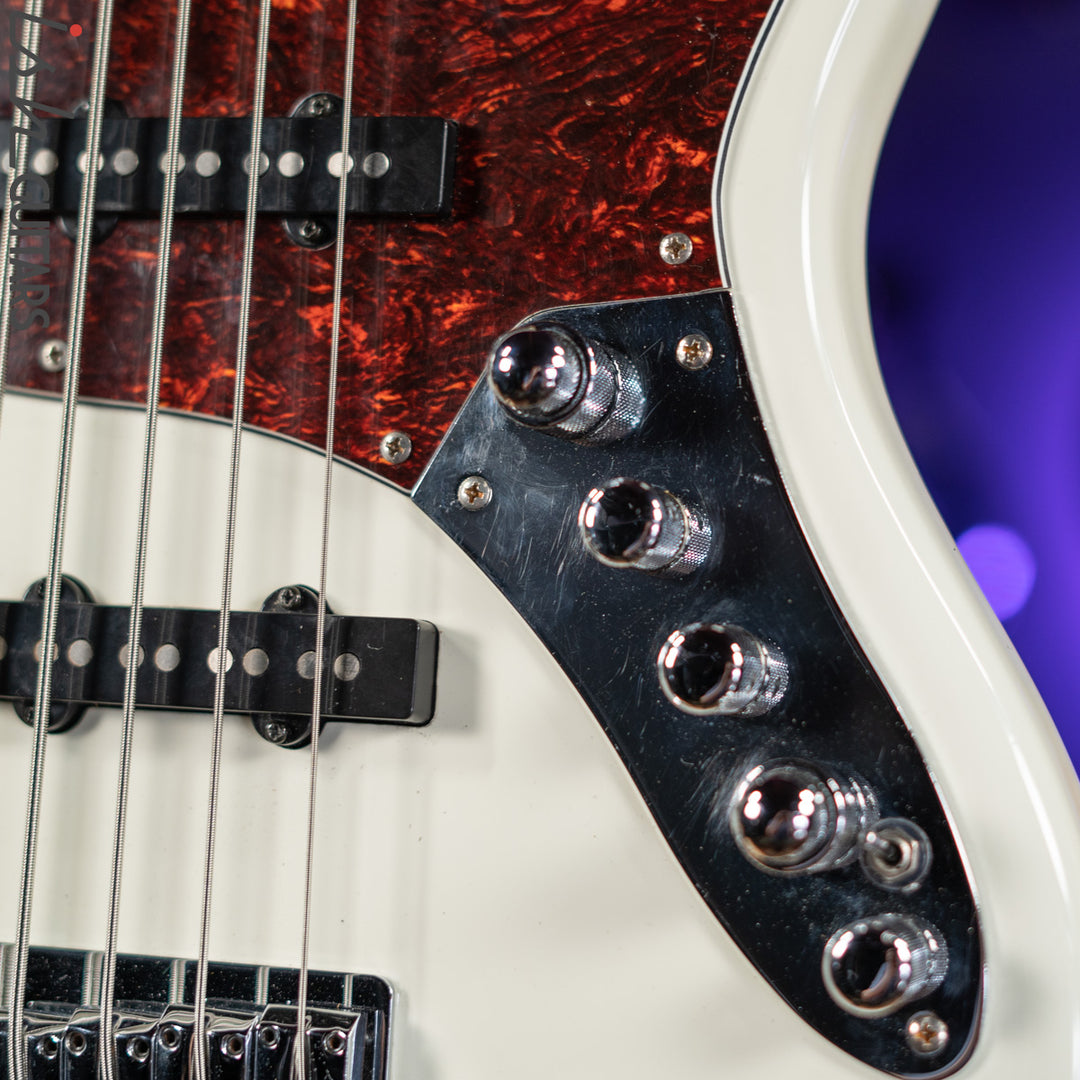 2016 Sire Marcus Miller V7 5-String Antique White
