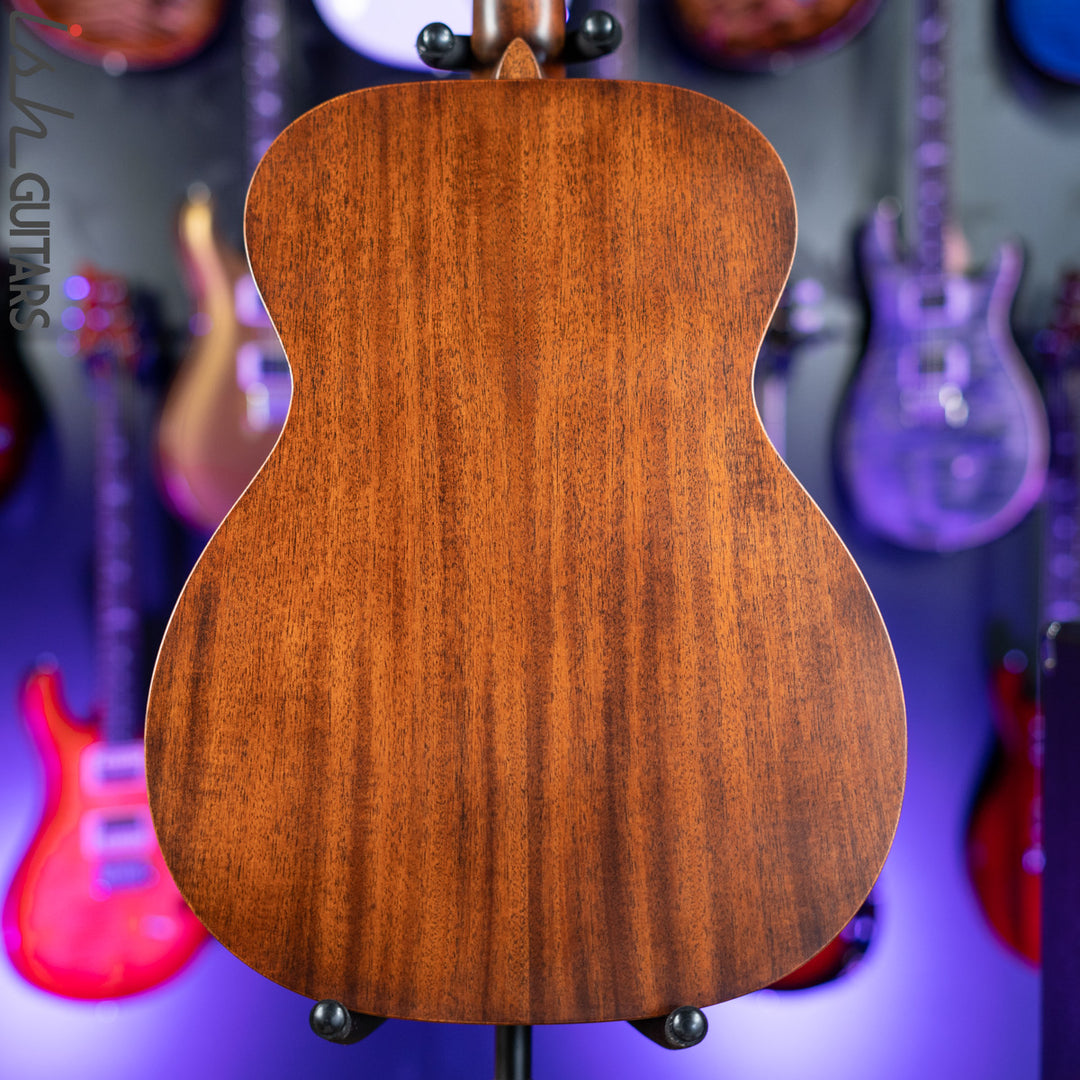 Martin 000-15M Acoustic Guitar Natural Mahogany