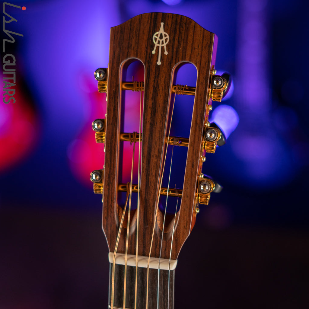 Alvarez Yairi Masterworks PYM70 Parlor Acoustic Guitar Natural