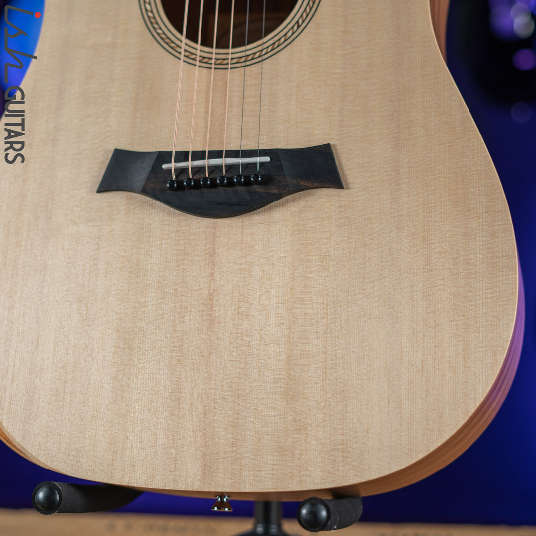 Taylor Academy 10 Natural Acoustic Guitar