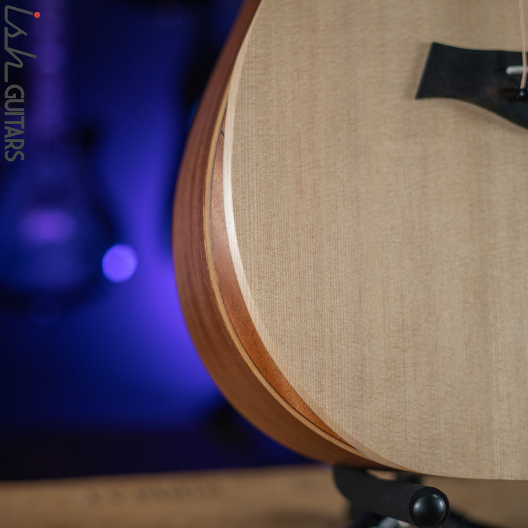 Taylor Academy 10 Natural Acoustic Guitar