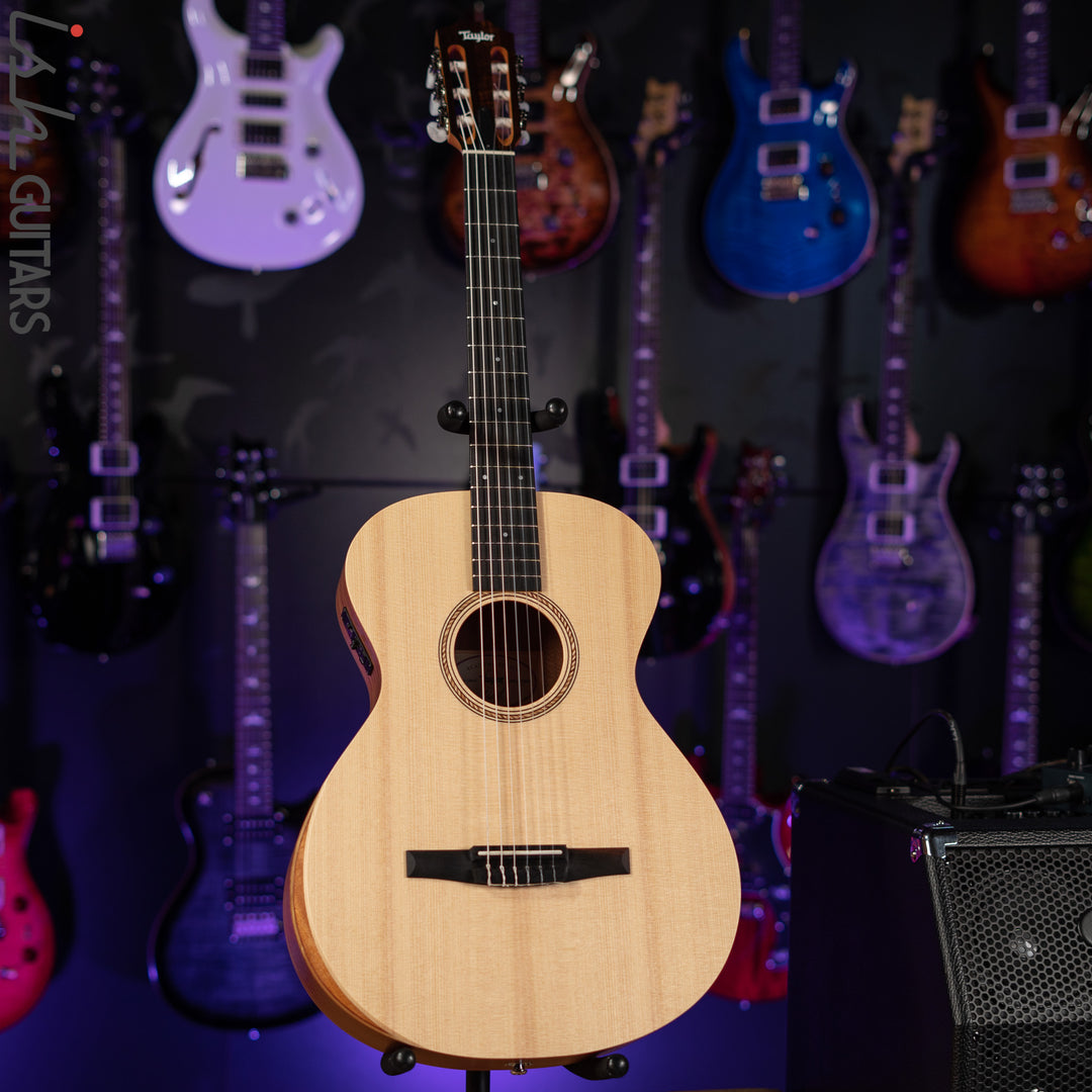 Taylor Academy 12e-N Nylon String Acoustic-Electric Guitar Natural