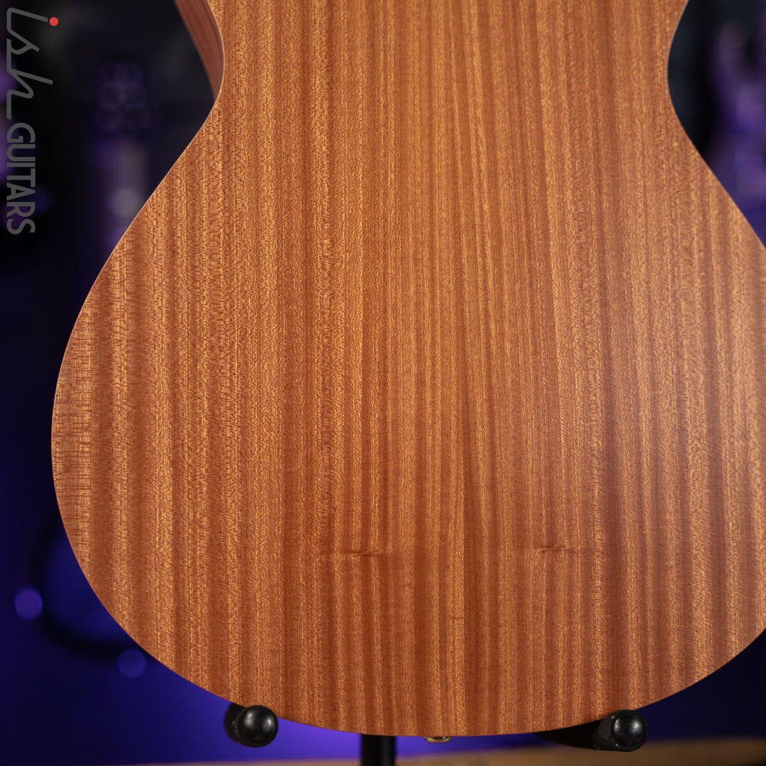 Taylor Academy 12e-N Nylon String Acoustic-Electric Guitar Natural