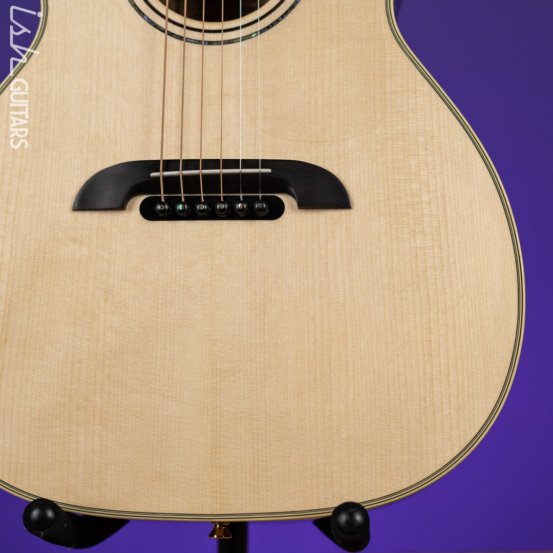 Alvarez Yairi PYM60HD14 Parlor Acoustic Guitar Natural Demo