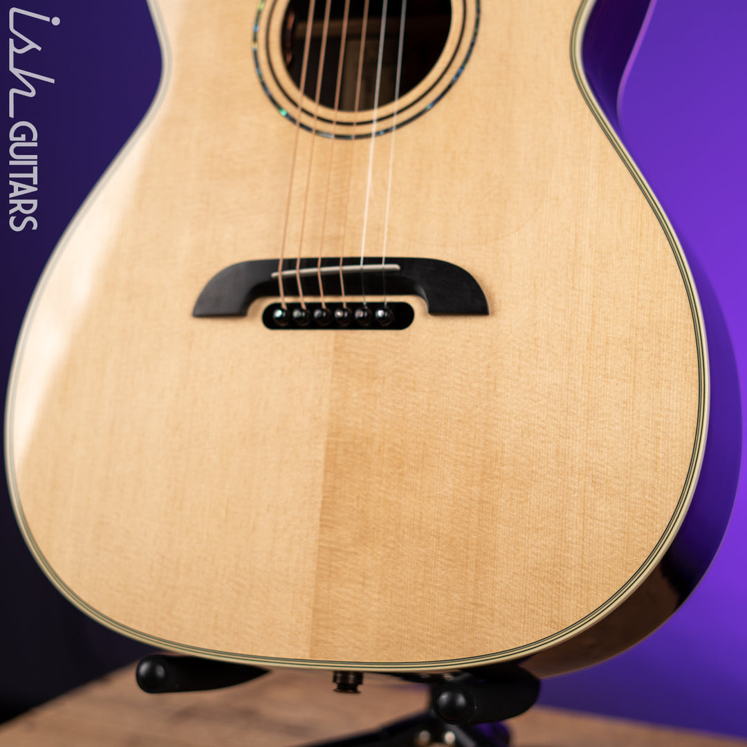 Alvarez FYM70CE Yairi Grand Masterworks OM Acoustic-Electric Guitar Natural Demo