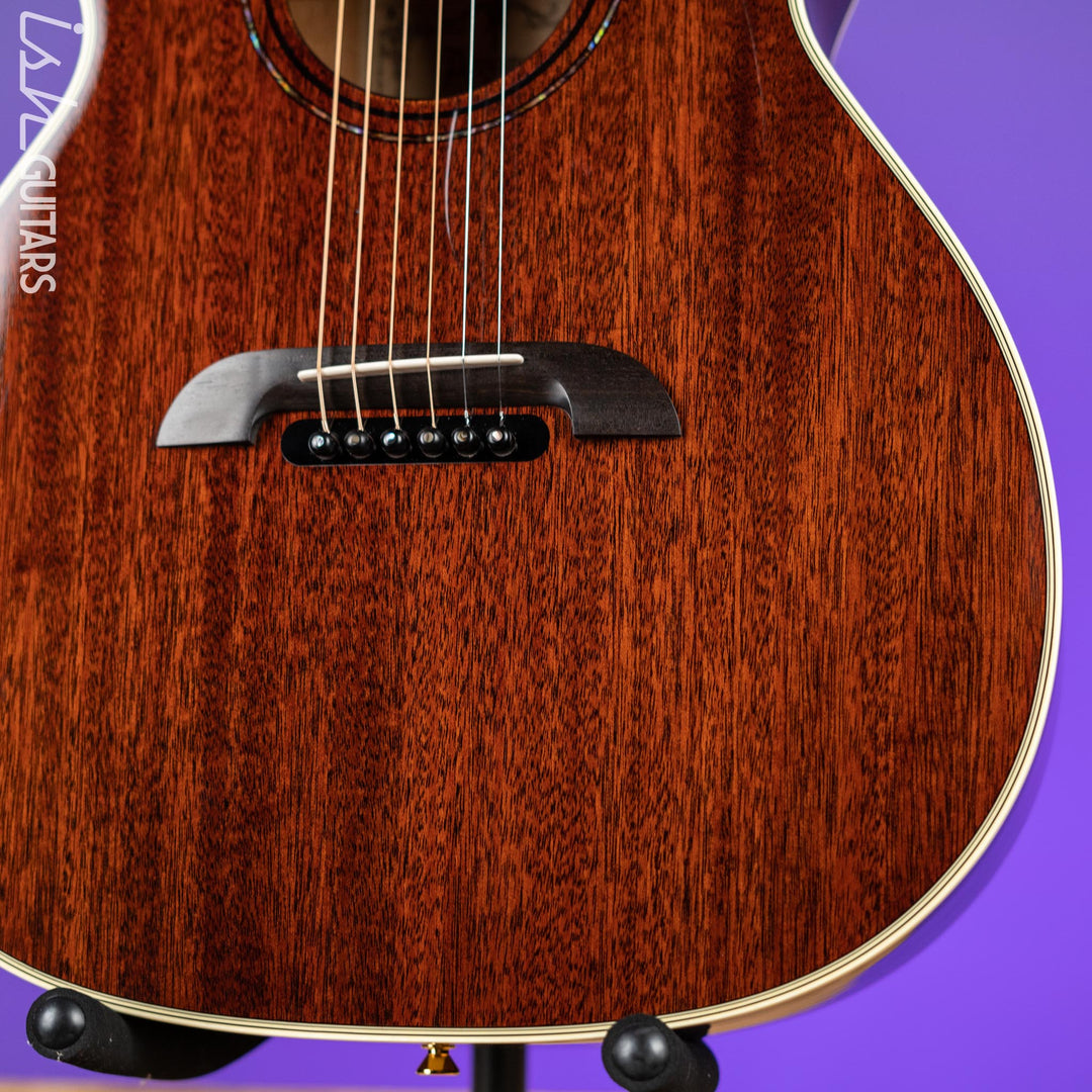 Alvarez Yairi FYM66HD Honduran Masterworks Acoustic Guitar Natural
