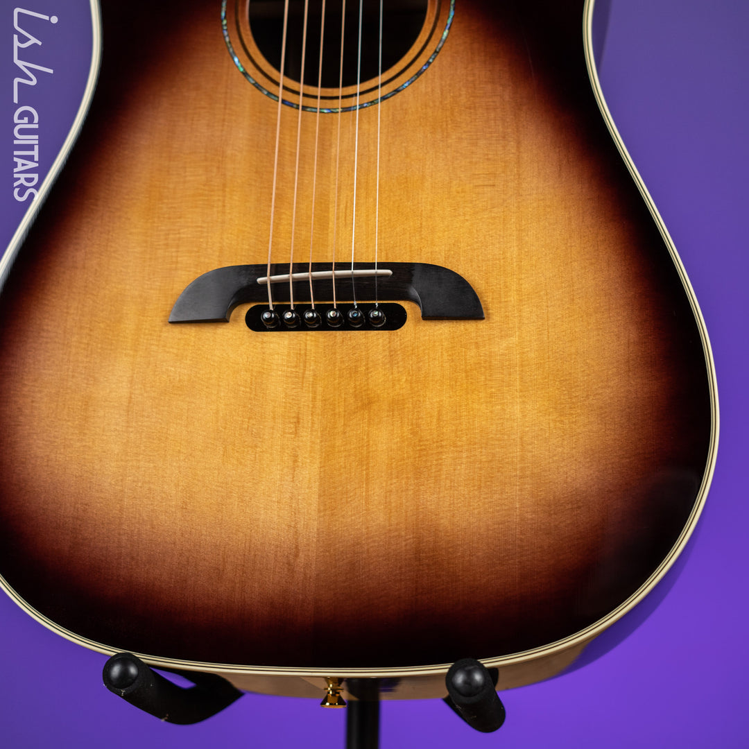 Alvarez Yairi Masterworks DYMR70SB Dreadnought Slope Shoulder Sunburst