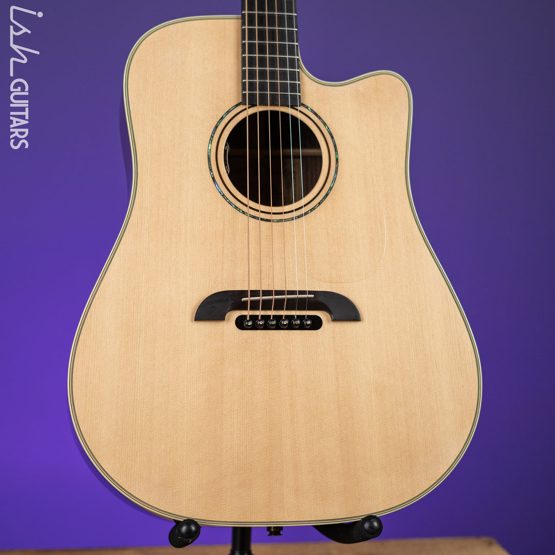Alvarez Yairi DYM70CE Masterworks Acoustic-Electric Guitar Natural Demo