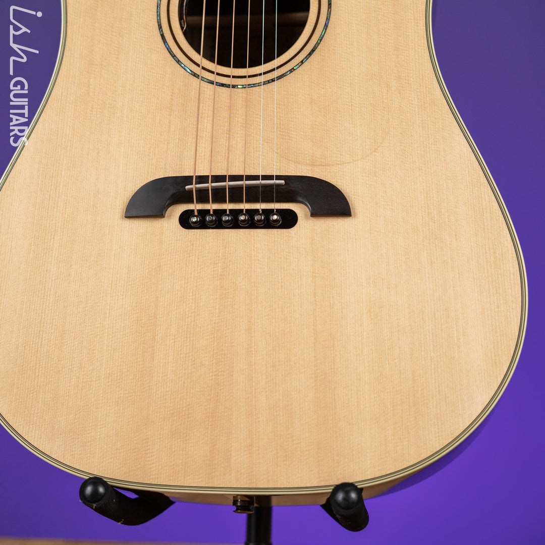 Alvarez Yairi DYM70CE Masterworks Acoustic-Electric Guitar Natural Demo