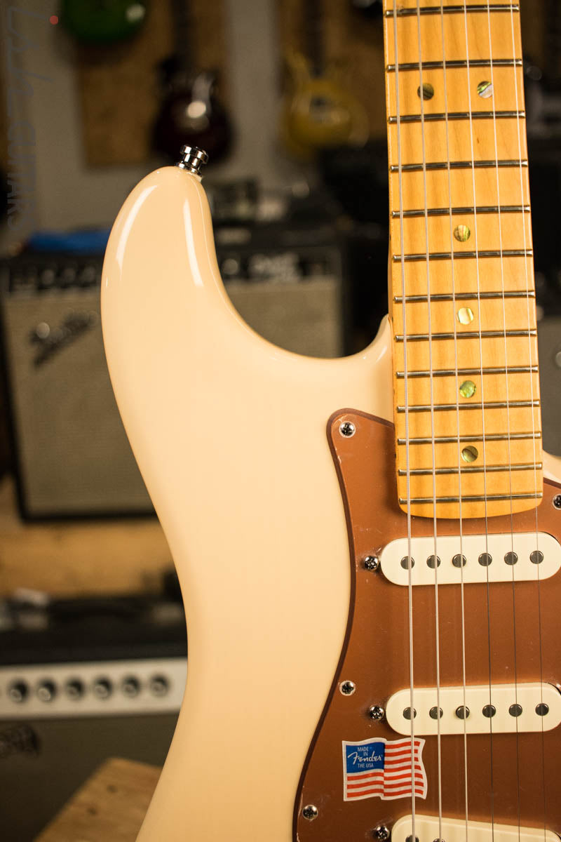 2007 Fender Stratocaster American Deluxe Stratocaster “V” Neck Strat DEAD MINT!