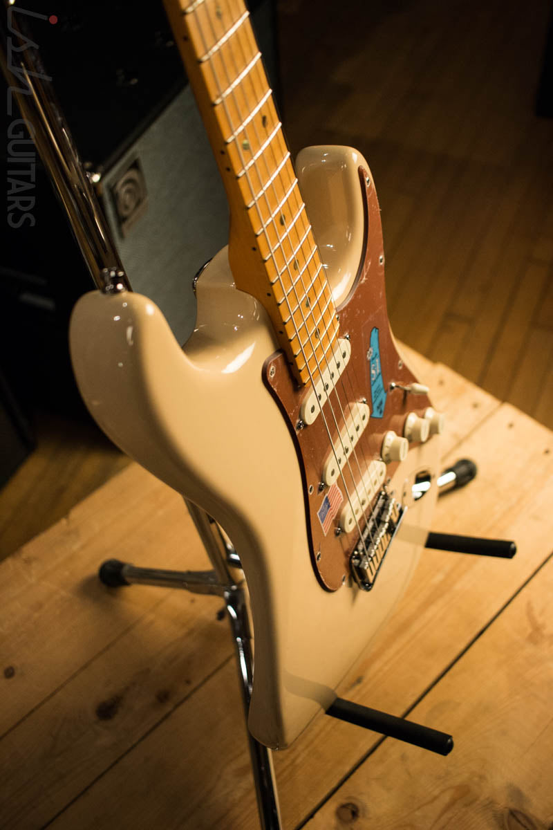 2007 Fender Stratocaster American Deluxe Stratocaster “V” Neck Strat DEAD MINT!