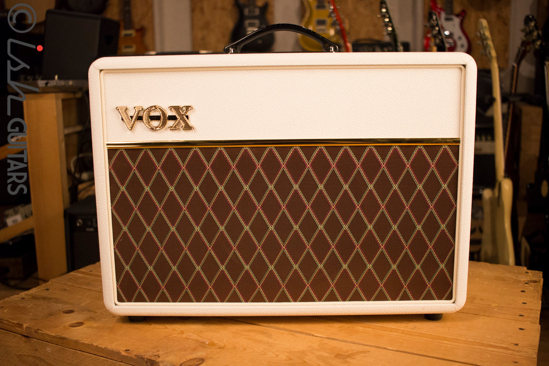 Vox AC10C1 10 Watt Tube Limited Edition White Bronco