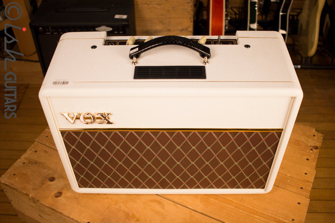 Vox AC10C1 10 Watt Tube Limited Edition White Bronco