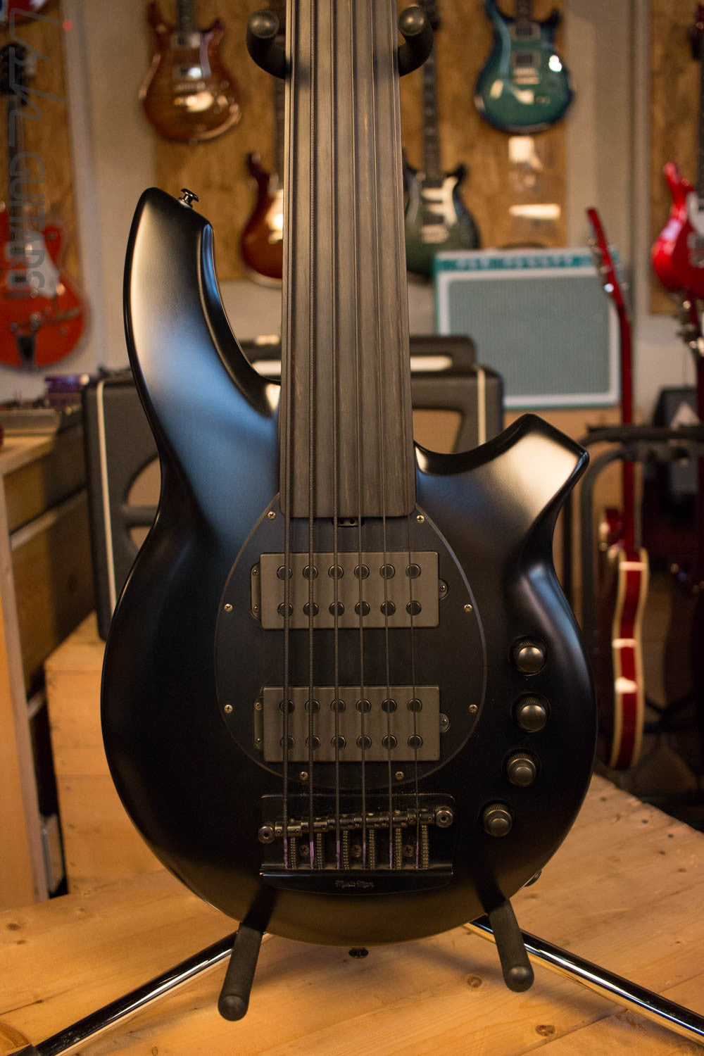 Ernie Ball Music Man Bongo 6 HH Fretless Stealth