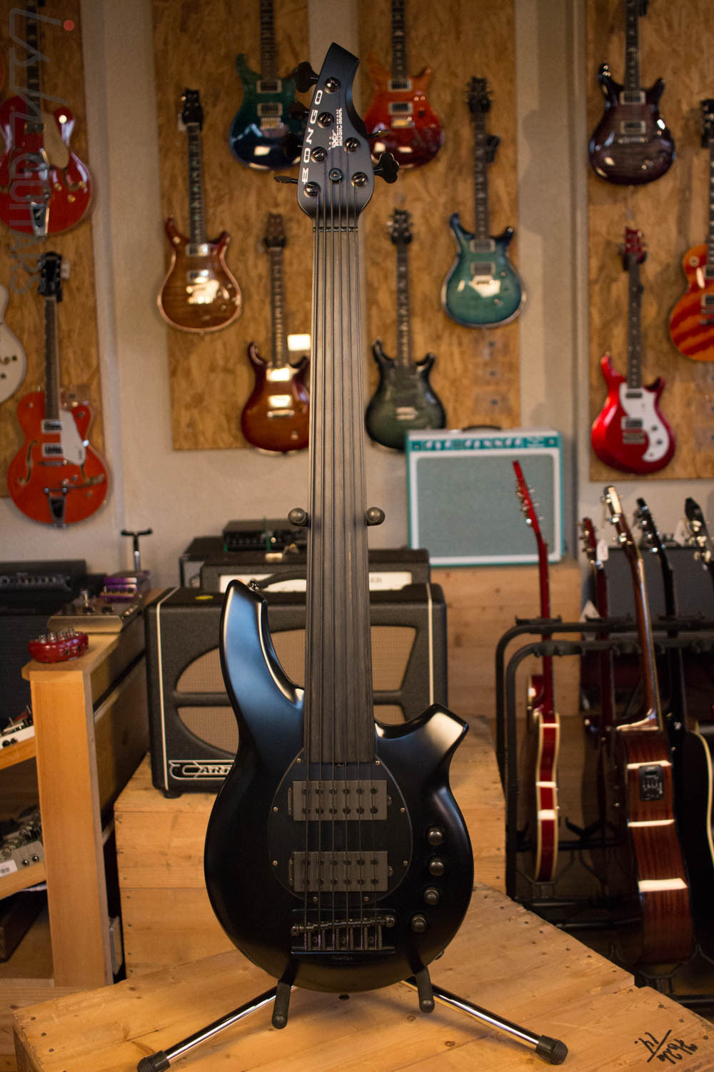 Ernie Ball Music Man Bongo 6 HH Fretless Stealth