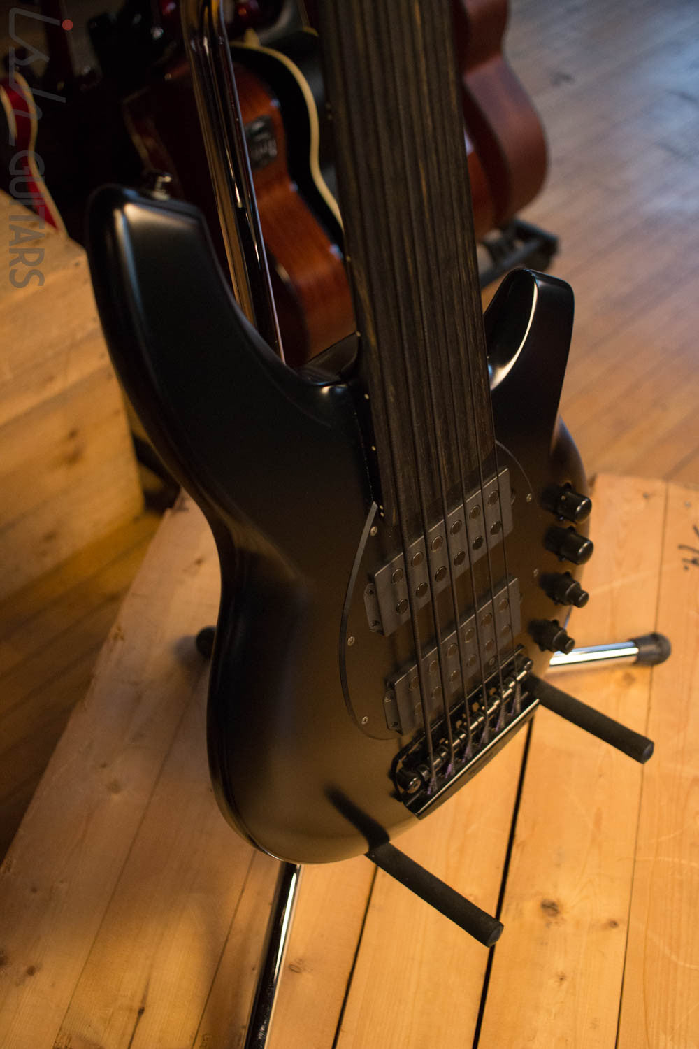 Ernie Ball Music Man Bongo 6 HH Fretless Stealth