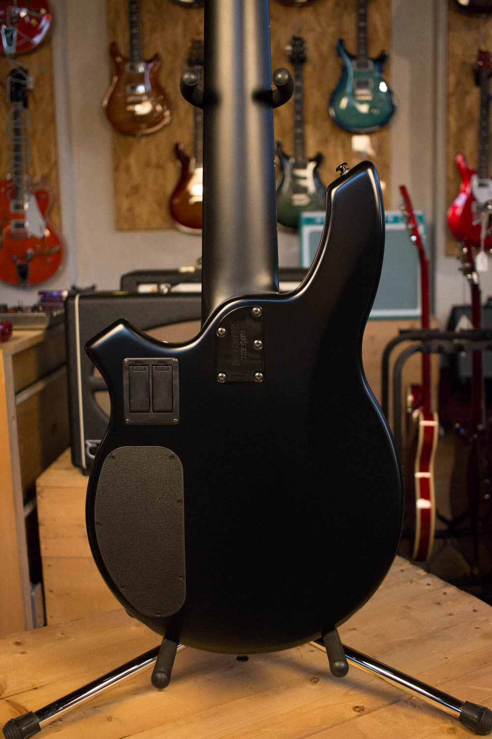 Ernie Ball Music Man Bongo 6 HH Fretless Stealth